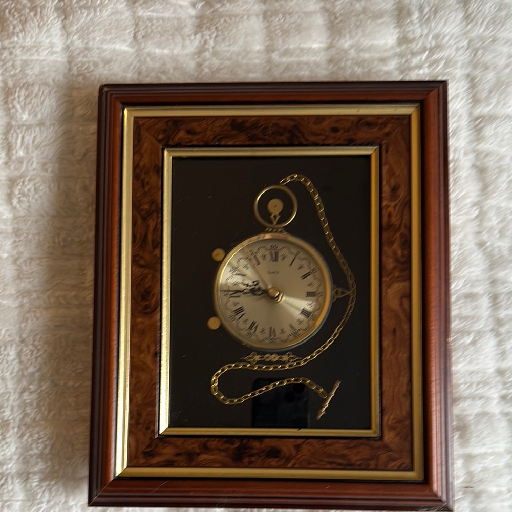 Ken Broadbent Quality Collage Indivivual Handmade Framed Quartz Wall Clock